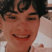 20+ perfiles de «Levi Diaz»