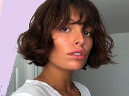 The French Bob Is A Cheekbone-Skimming Hairstyle