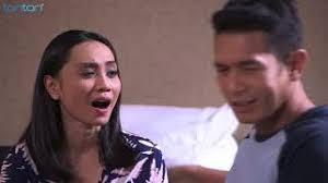 Janna nick,fahrin ahmad,fadlan hazim, wan sharmila, idzham ismail, kuza, mahmud ali bashah, zeika khamis biarpun dia isteri shahir tapi dia masih kekok berdepan dengan shahir, dia masih lagi pakai tutup kepala bila dalam bilik dengan shahir. Semerah Cinta Humairah Lakonan Janna Nick Dan Fahrin Ahmad