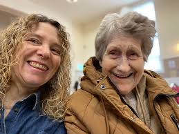 On Friday, the Ryan Blaney Family Foundation team had a blast making  memories with the residents of Bridgewater Assisted Living & Memory Care in  Avondale, AZ. To celebrate this weekend's Championship, we