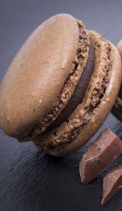 Recette Macarons Lisses Chocolat En Video Recipe Macarons Desserts Sweet Desserts