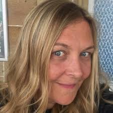 Donna Sloss's Instagram, Twitter & Facebook