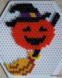 Modele frankenstein et sorcière perles hama. Perles Hama Halloween Les Loisirs De Pat Perles Hama Pour Halloween Perles Hama Motifs De Perlage Libre