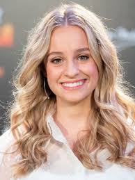 Sarah Jimenez's Instagram, Twitter & Facebook