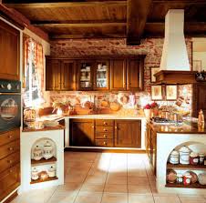 Foto Di Interni Di Case Da Sogno Idee E Suggerimenti Di Arredo Design Di Soggiorni C Moderne Cucine Case Rurali Arredamento Italiano Rustico Cucine Rustiche