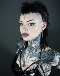 Pretty wounds. Metal never lies. #sickbeauty #metalteeth #darkpunkaesthetic  #decayglam #toxicromance #industrialangel #bleakfashion #undergroundstyle  #cybergothcore #silveraddicted #bodyjewelryart #nightcreature  #altfashiondaily
