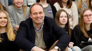 Open a bank account in about 5 minutes. Easycredit Alexander Boldyreff Hat Lust Auf Entdeckungen