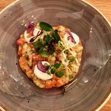 Tatar Von Der Forelle Mit Dillgurke Kleines Pressedinner Im Weinhausneuner Mit Salzburgerland Salzburgerland Winter Pr Dillgurken Dinner Salzburger Land