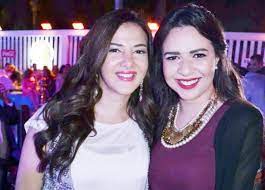 طلبت كل من الفنانة دنيا سمير غانم والفنانة إيمي سمير غانم من جمهورهما الدعاء لوالديهما بعد تعرضهما لوعكة صحية مؤخرا. ÙÙŠØ¯ÙŠÙˆ Ø·Ø±ÙŠÙ Ù„Ø¯Ù†ÙŠØ§ Ø³Ù…ÙŠØ± ØºØ§Ù†Ù… ØªØµÙÙ Ø´Ø¹Ø± Ø´Ù‚ÙŠÙ‚ØªÙ‡Ø§ Ø¥ÙŠÙ…ÙŠ Ø´Ø§Ù‡Ø¯ÙˆØ§ Ø¹ÙÙˆÙŠØªÙ‡Ù…Ø§ Ù…Ø¬Ù„Ø© Ù‡ÙŠ