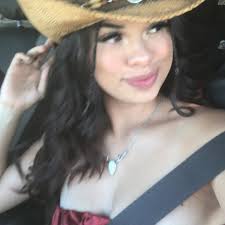 I would like to introduce my daughter to the community, she is Cristina,  she is a 7-month-old girl who is very smiling and loves taking pictures, we  are new to this community