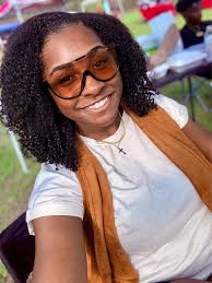 Lmfaooooooooo nah that teacher messy as hell for not leaving the substitute  a note about Sean! 😭 & them babies told you NOT to open that door! 🤭😂😂😂