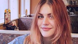 Frances bean cobain (born august 18, 1992) is an american visual artist, model, and musician.3 the only child of late nirvana frontman kurt cobain and hole frontwoman courtney love. Frances Bean Cobain I D