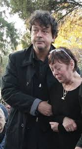 Regizorul ducu darie a murit! Inmormantarea Lui Iurie Darie Imagini Emotionante Fiul Actorului S A Impacat Cu Anca Pandrea Tabu