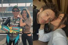 Wajah cantik francesca sofia novello kerap terlihat di gelaran moto2 dan moto3. Setelah Putuskan Pensiun Kekasih Rossi Bagikan Kenangan Bersama Semua Halaman Bolastylo Bolasport Com