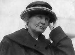 The radiation levels that Marie Curie and her husband, Pierre Curie,  encountered were so intense that her notebooks are now stored in lead-lined  boxes.😍😍