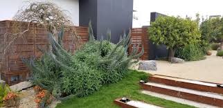 Si parte da composizioni fisse dal prezzo veramente abbordabile (addirittura meno di 800 euro per una cucina di 2 metri e mezzo circa), e si arriva alle cucine componibili più complete e qualitative, con prezzi che possono arrivare a qualche migliaio di euro. Giardini Nel Mondo Con Le Nostre Piante Lambo Vivai