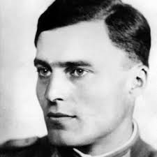 ... wurde Stauffenberg zusammen mit Friedrich Olbricht, Albrecht Ritter ...