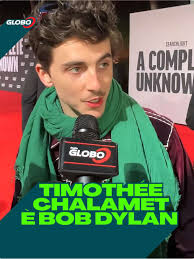 Timothée Chalamet è Bob Dylan in A Complete Unknown