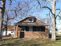 8200 S Meridian St Indianapolis In 46217 Needs Work But Interesting Older Home Old Houses House Styles Meridian