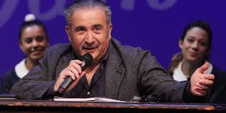 Lifestyle, videos and celebrity news! 3espasma Lazopoyloy Den 8a Ginw O M Poy Apantaei Se Ola Osa Lene Gia Ayton Zwh Iefimerida Gr