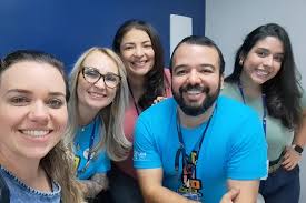 Vai ser uma honra poder ouvir e aprender com vocês! @hilananobrega ,  @sizera_ferreira , @fono_nairarubia , @nutri.fernnanda , @drgouveiaandre ,  @lafounb , @anapaulaamerico1 , @myllenan_ , @fonoanagabriella ,  @fonorayennebendor Nos vemos sábado! 😍