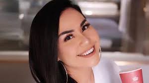 Melaney bersyukur dan merasa bahagia mendapat kejutan ultah. Kini Sudah Sembuh Melaney Ricardo Akui Terjangkit Covid 19 Membuatnya Seperti Terpenjara Tribunnews Com Mobile