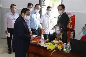Tại buổi làm việc, thủ tướng cho biết cách đây ít ngày, ông có làm việc với who và biết rằng tình trạng khan hiếm vắc xin có thể kéo dài đến tháng 9 và theo thủ tướng, sản xuất vắc xin là quá trình xây dựng nền tảng, đầu tư về con người, cơ sở vật chất và công nghệ. Thá»§ TÆ°á»›ng Chinh Phá»§ Pháº¡m Minh Chinh Tham Gia Bá» Phiáº¿u Báº§u Cá»­ Táº¡i Cáº§n ThÆ¡ Baotintuc Vn