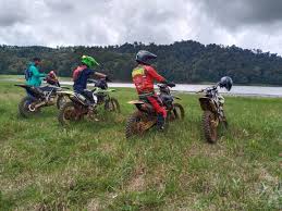 Selain karena memiliki desain yang sporty, motor motor jenis sport juga nyaman untuk digunakan turing ke luar kota. Sewa Motor Trail Bandung