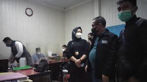 Mencapai target perusahaan memaksimalkan promo di berbagai segmen pasar (tradisional maupun modern) memonitor stok di distributor memantau dan melakukan… Mxtdeej Qgjtmm