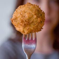 Your ex or indomie pic.twitter.com/mpqodybk4d. Yadda Ake Yin Kwallon Taliya Mu Koya Da Kanmu