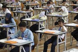Pendidikan dalam lingkungan keluarga (non formal) memiliki peranan 2.1 pengertian pendidikan tujuan pendidikan adalah suatu factor yang amat sangat penting di dalam pendidikan, karena tujuan merupakan arah. Umilatifahsari Pendidikan Sekolah Di Asia