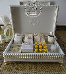 Casamento De Andressa Waltercio Kit Toaletes Linha Perolas 0028per Bandejas Para Banheiro De Casamento Caixa De Casamento Caixas De Presente De Casamento