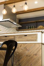サブウェイタイルキッチン カウンターキッチン 施工事例 インテリア レイアウト実例 bino bino 中塚組 キッチン kitchen カウンターキッチン キッチン腰壁 ヘリンボーン 矢羽根貼り 木目調 木目 おしゃれ カ ダイニングキッチン インテリア キッチン