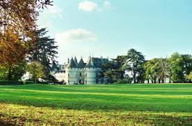 Présentation et photographies du parc des buttes chaumont de paris. Chateau Et Jardins De Chaumont Sur Loire