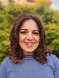 Lisa Genter's Instagram, Twitter & Facebook