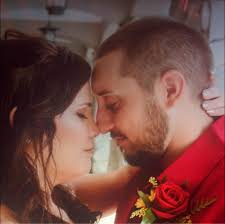 What are quick and easy crochet projects for a 2-hour flight?