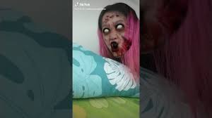 Hantu penanggal atau juga dikenali sebagai hantu tengelong di negeri kedah merujuk kepada seseorang biasanya wanita yang menuntut ilmu hitam bagi sesuatu kepentingan. Begini Ka Pula Bunyi Hantu Balan Balan Hehe Youtube