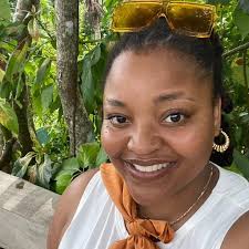 I'm actually not interested in seeing more super-rich people portraying  perfectly curated lifestyles as if it's relatable entertainment. I want  lifestyle content from single working moms with a tight food budget who