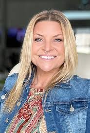 Jennifer Merchant's Instagram, Twitter & Facebook