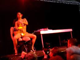 Album photo de l'artiste tiffany leiddi star du x. Tiare Eropolis Troyes 2013 Salon De L Erotisme 2013 Troyes Tiare Pornbox