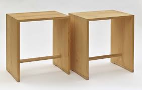 Genaaid met polyester titanium draad 40 glans. Max Bill 2 Ulmer Hocker 1954 Auktion 67