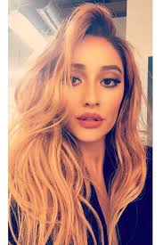 These New Celeb Hair Trends Require No Commitment Shay Mitchell Blonde Blonde Hair Natural Roots Shay Mitchell Hair
