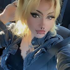 What are suitable food options for sirens to prevent obesity?