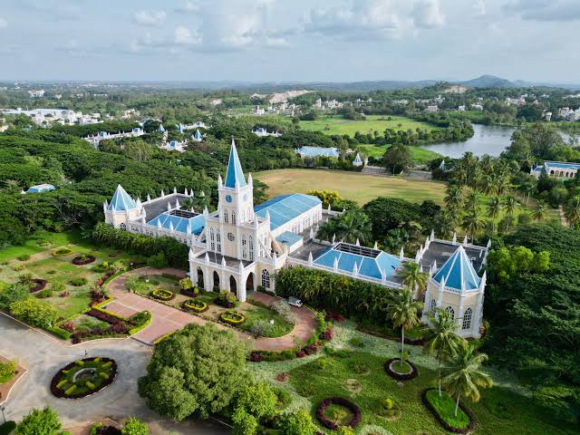 Photo of the Sarala Birla Academy, Bengaluru, India · Free Stock Photo