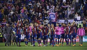Ciutat de valència 25.354 kursi. Primera Division Levante Ud Schenkt Uber 9000 Treuen Fans Eine Dauerkarte