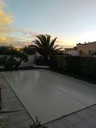 L Hiver Est Bien Arrive Pensez A Couvrir Votre Piscine Avec Une Bache D Hivern Piscines Herault