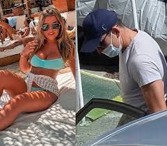Man u captain is freed and can return to uk while he's tried in absentia for assault amid claims he 'hit a cop and fought rival fans who attacked his sibling'. Man United Captain Harry Maguire Fought With Albanian Gangster Who Stabbed Sister In Arm Before His Arrest In Mykonos