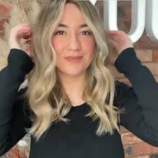 YUUR chunky faceframe, ., ., ., For more details and booking options DM, .,  ., ., Colour @schwarzkopfprouk +9 levels and 20vol developer (slow and  smart!), ., Glazed and toned @lorealpro_education_uki ...