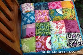 Since the existence of seat cushions brings you a comfort and a pleasure, you need to know how to make your own. Tutorial Junk In The Trunk Chair Cushions Sew Sweetness