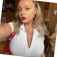 Sadie Simpson's Instagram, Twitter & Facebook